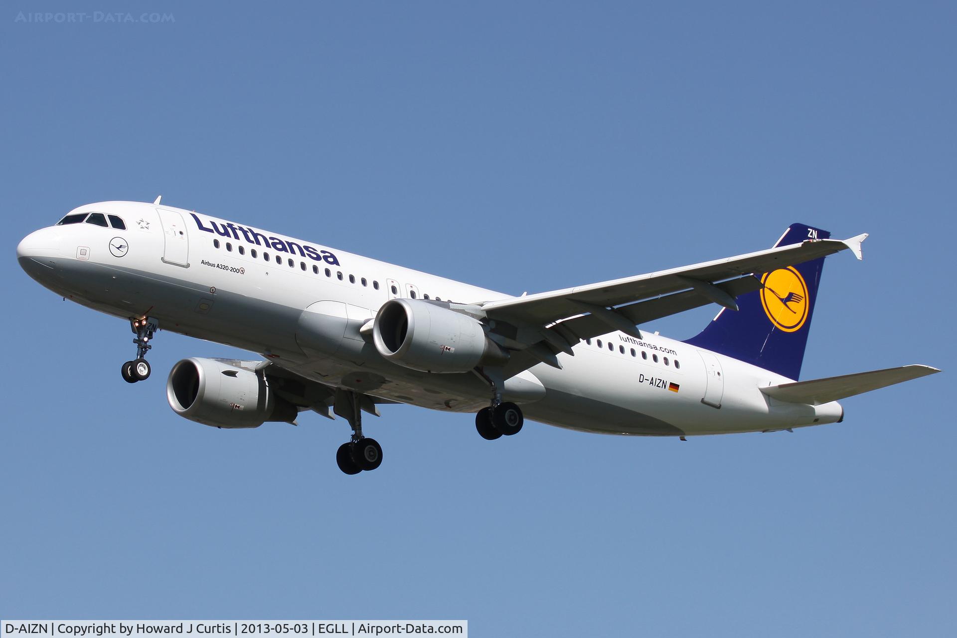 D-AIZN, 2012 Airbus A320-214 C/N 5425, Lufthansa, on approach to runway 27L.
