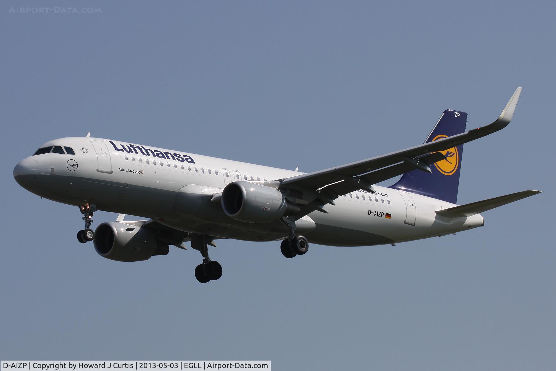 D-AIZP, 2013 Airbus A320-214 C/N 5487, Lufthansa, on approach to runway 27L. First sharklet equipped A.320 for Lufthansa.