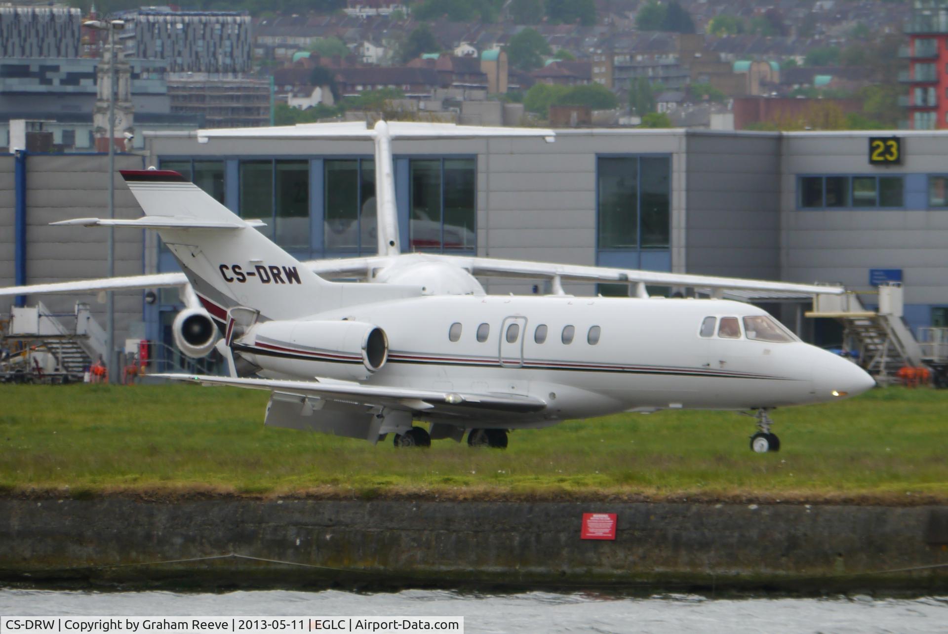 CS-DRW, 2007 Raytheon Hawker 800XPi C/N 258829, Landing at London City airport.