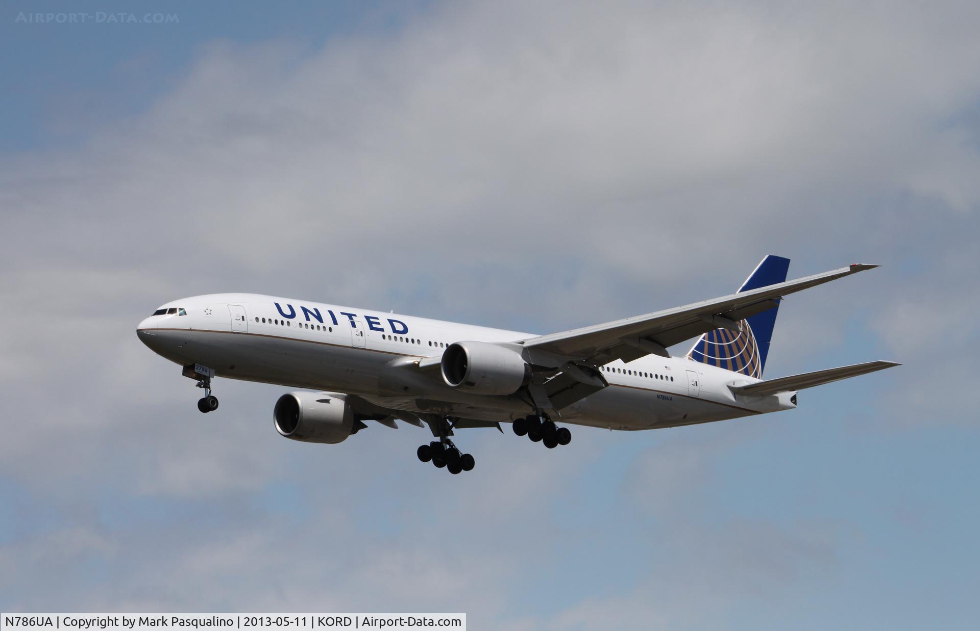 N786UA, 1997 Boeing 777-222/ER C/N 26938, Boeing 777-200