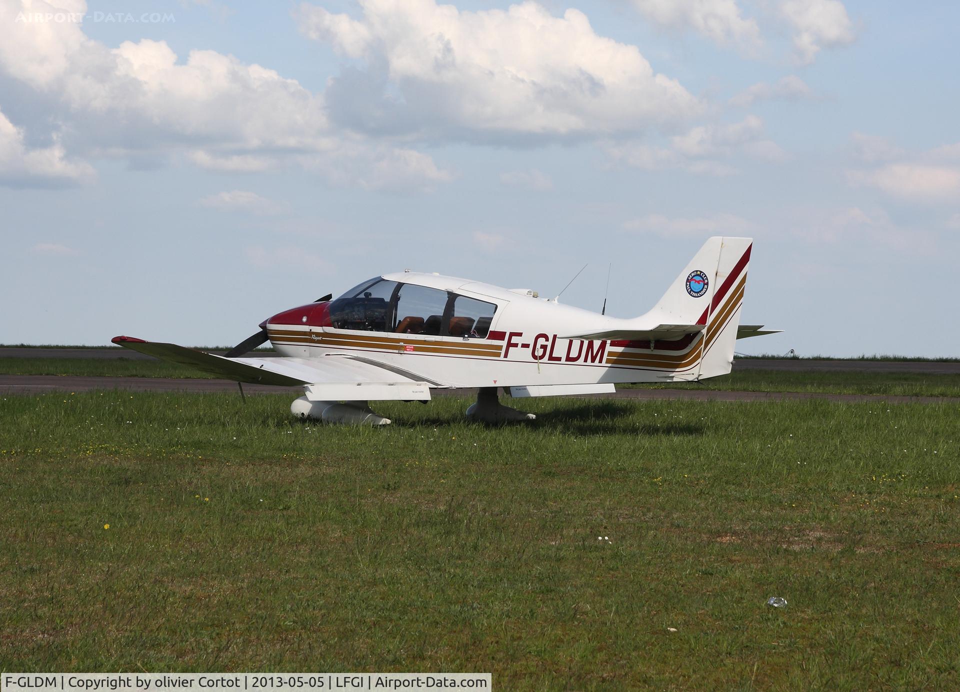 F-GLDM, Robin DR-400-180 Regent Regent C/N 2093, Darois airport