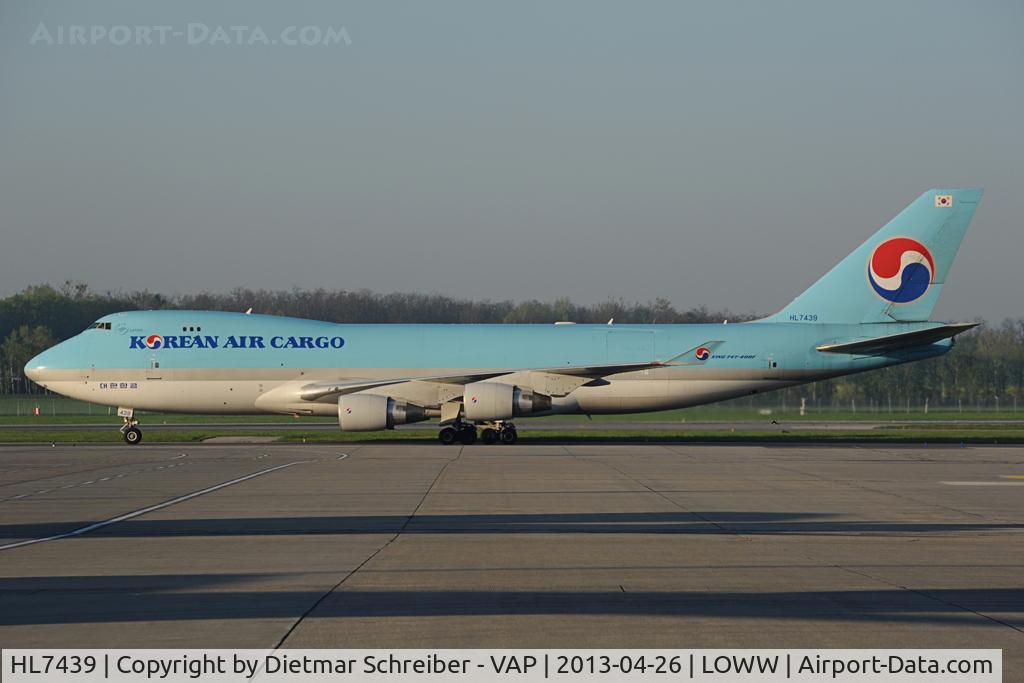 HL7439, 2003 Boeing 747-4B5F/SCD C/N 33516, Korean Air Boeing 747-400