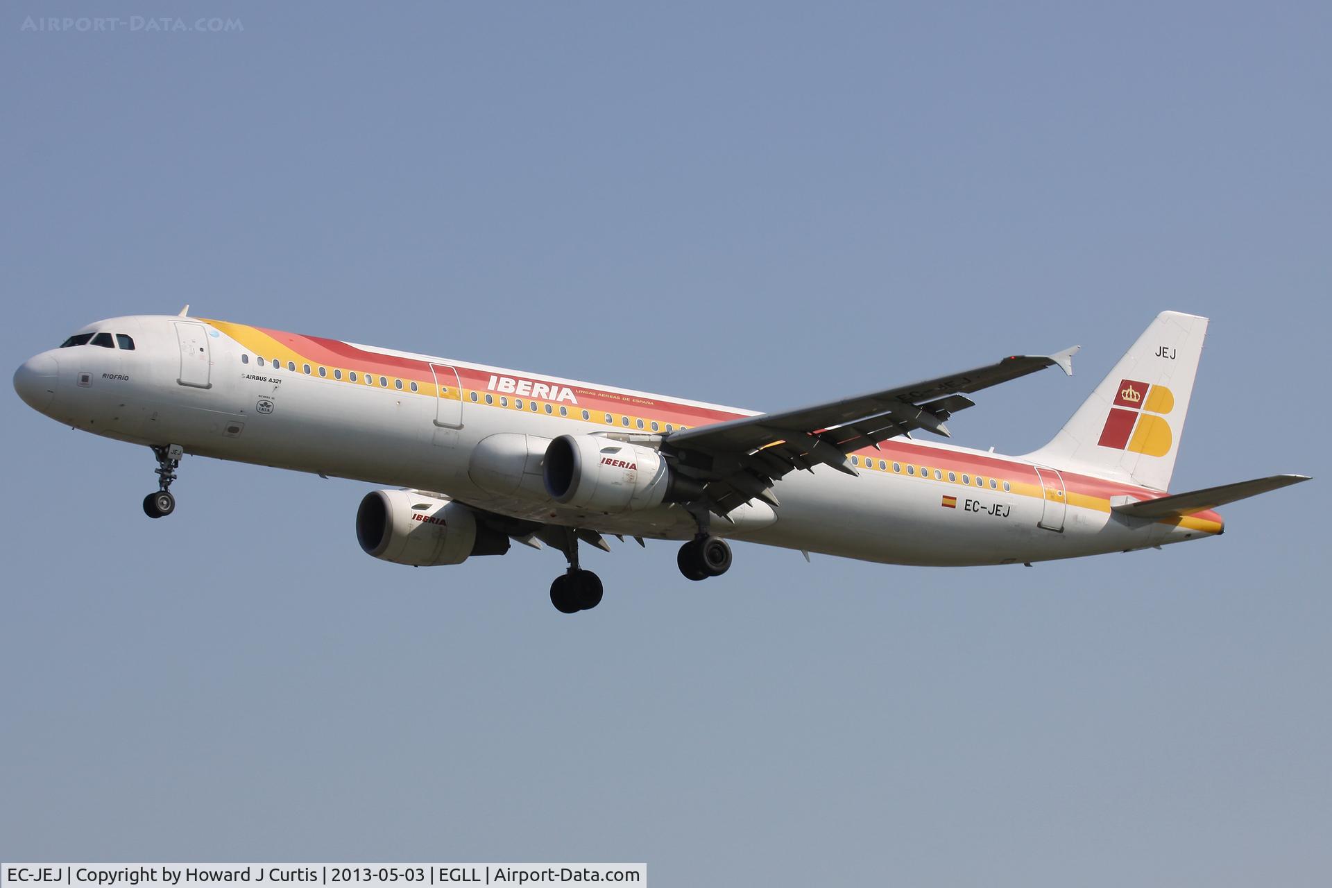 EC-JEJ, 2005 Airbus A321-211 C/N 2381, Iberia, on finals for runway 27L.
