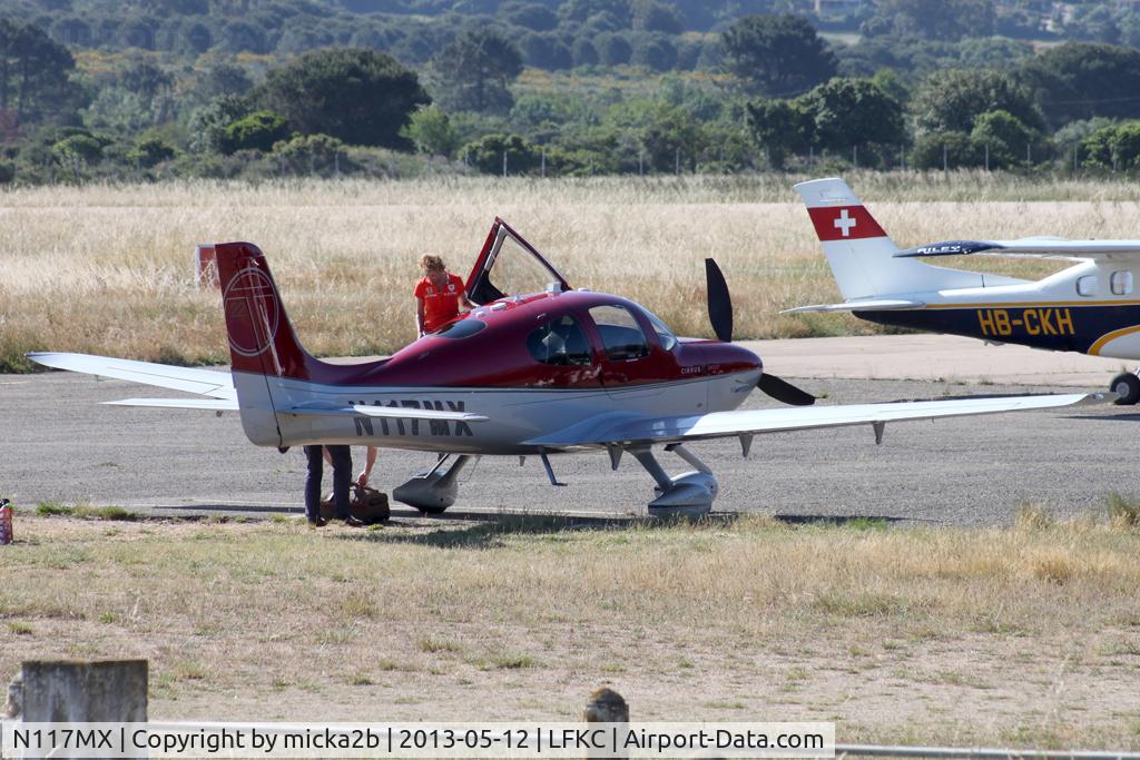 N117MX, 2011 Cirrus SR22T C/N 0177, Parked