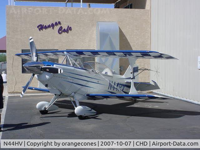 N44HV, 2003 Aviat Pitts S-2C Special C/N 6056, This photo is taken in front of the Hanger Cafe at Chandler Airport, Chandler Arizona CHD