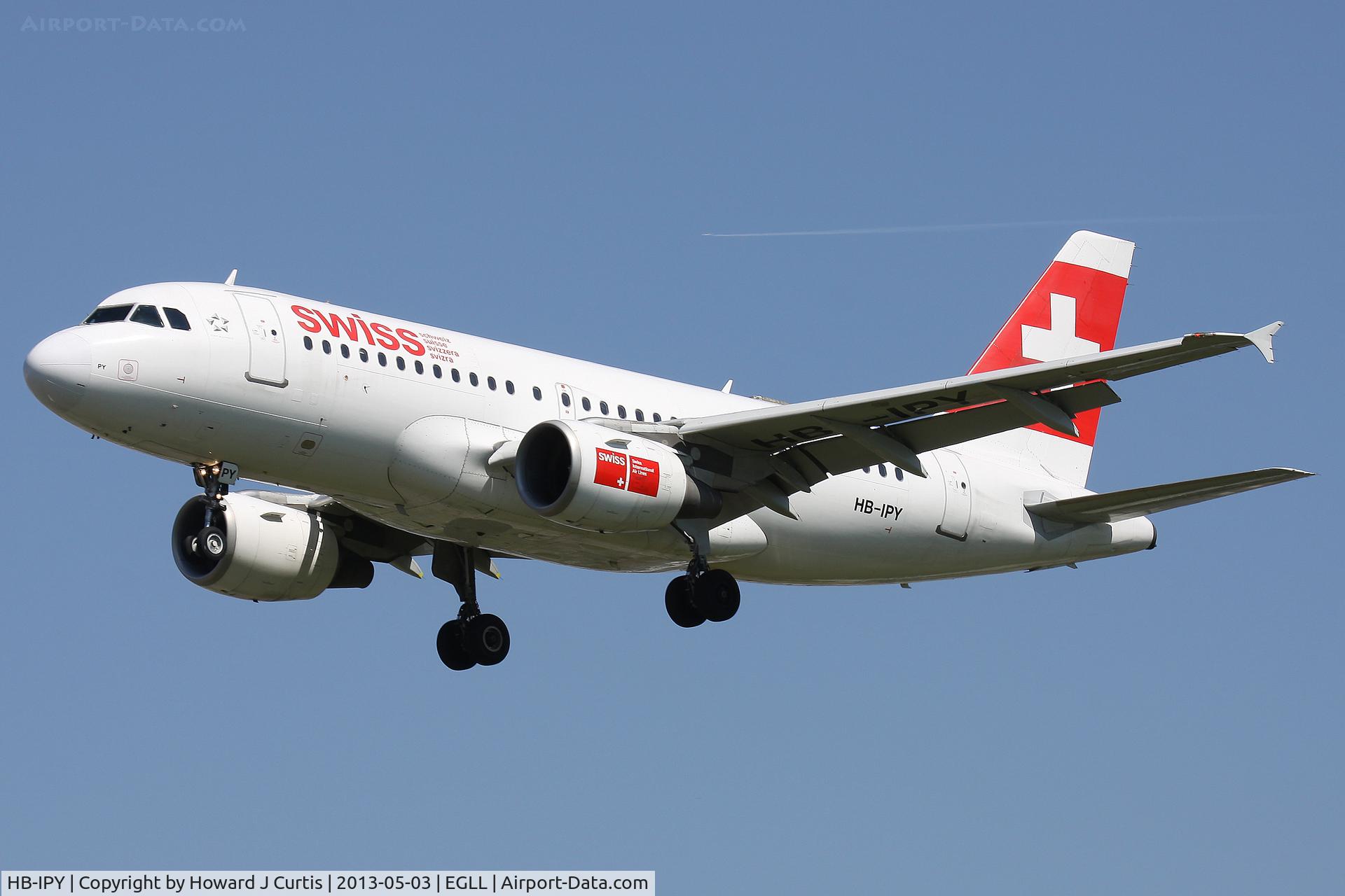 HB-IPY, 1996 Airbus A319-112 C/N 621, Swiss, on approach to runway 27L.