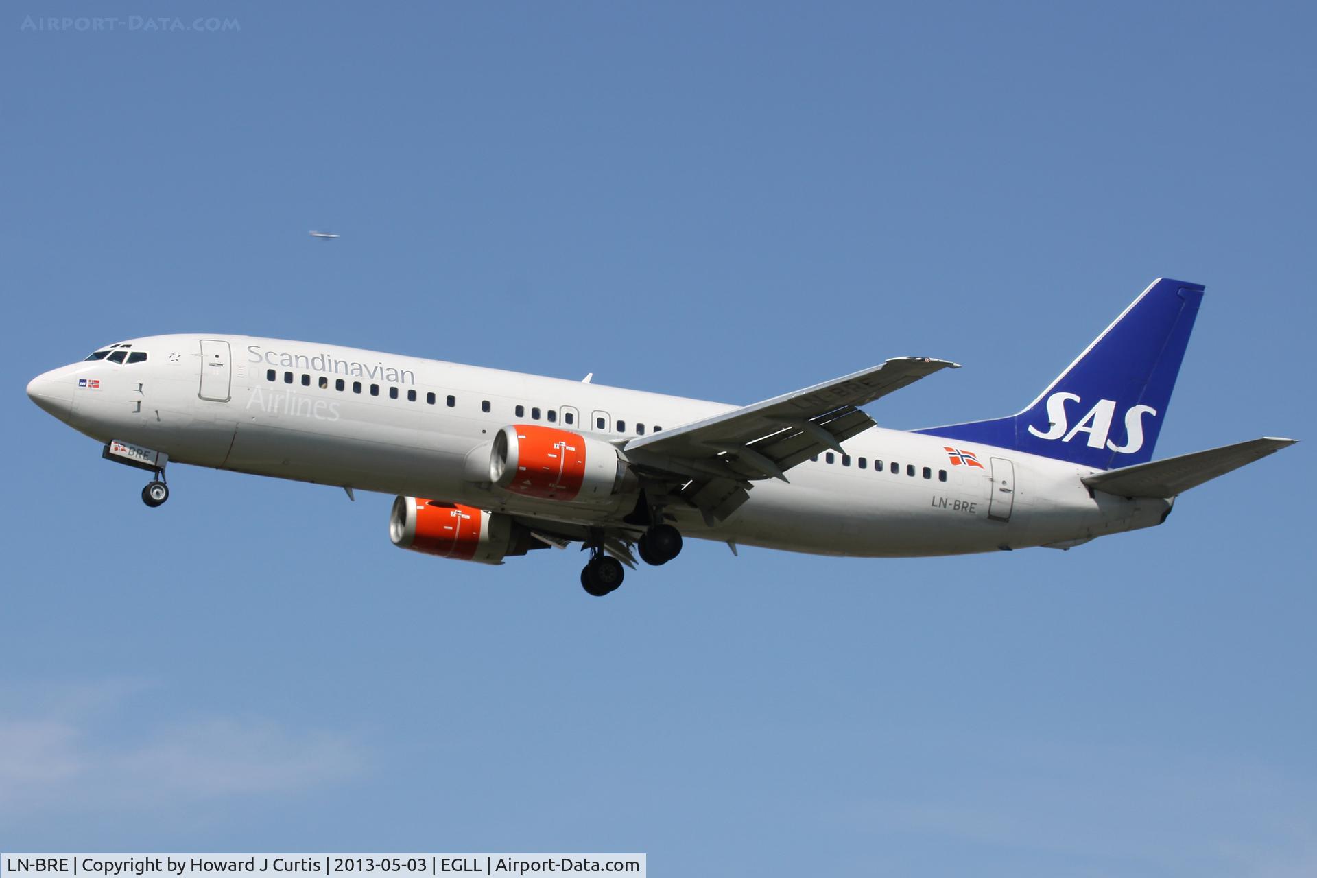 LN-BRE, 1990 Boeing 737-405 C/N 24643, Scandinavian Airlines, on approach to runway 27L.