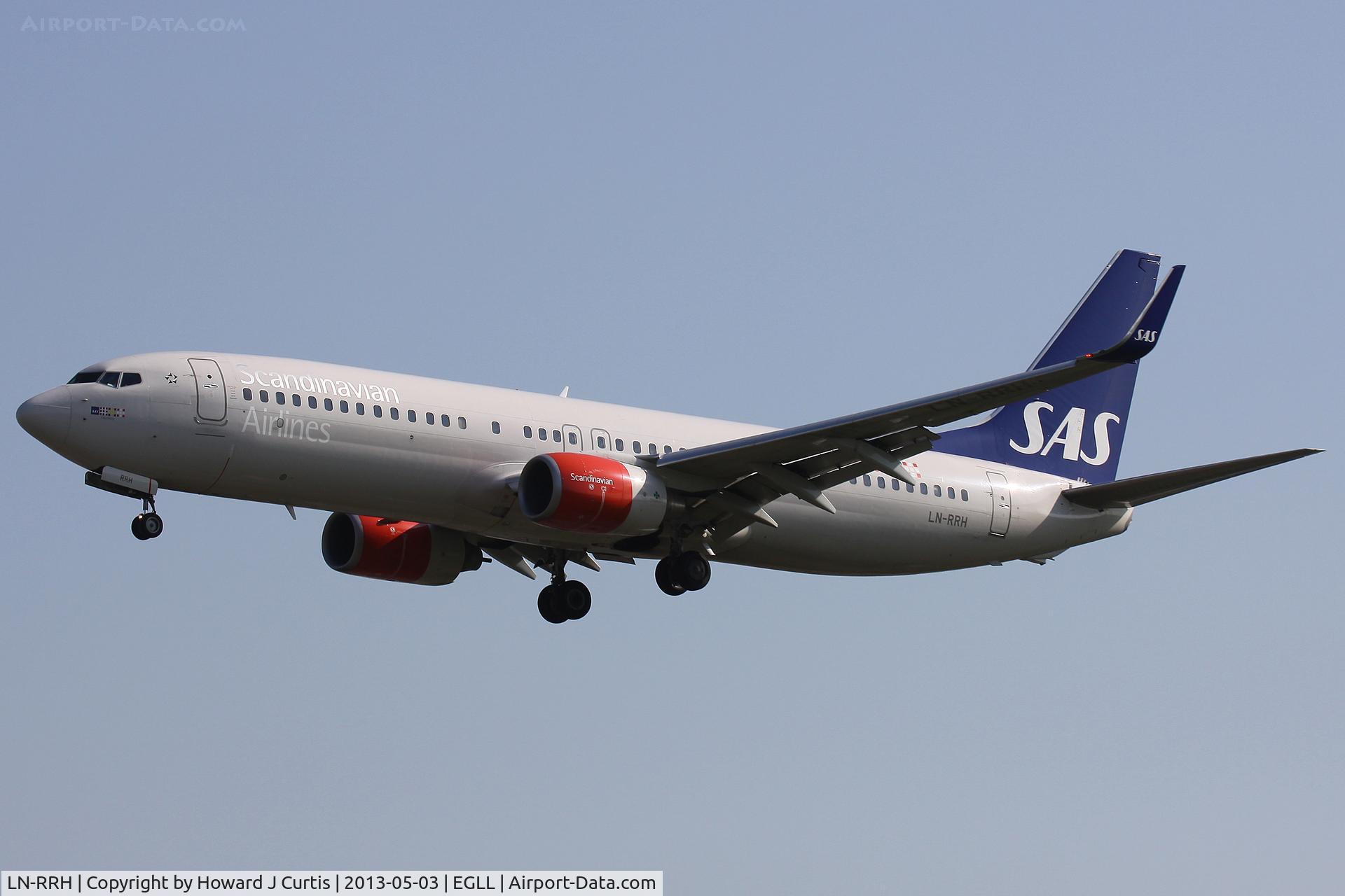LN-RRH, 2009 Boeing 737-883 C/N 34546, Scandinavian Airlines, on approach to runway 27L.