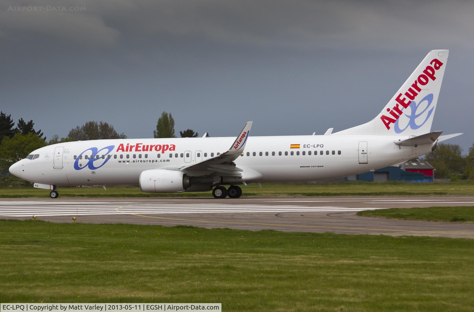 EC-LPQ, 2012 Boeing 737-85P C/N 35496, Departing moments before a heavy shower...
