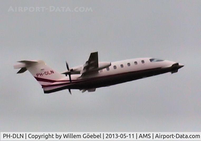 PH-DLN, 2008 Piaggio P-180 Avanti II C/N 1175, Take off from Schiphol Airport