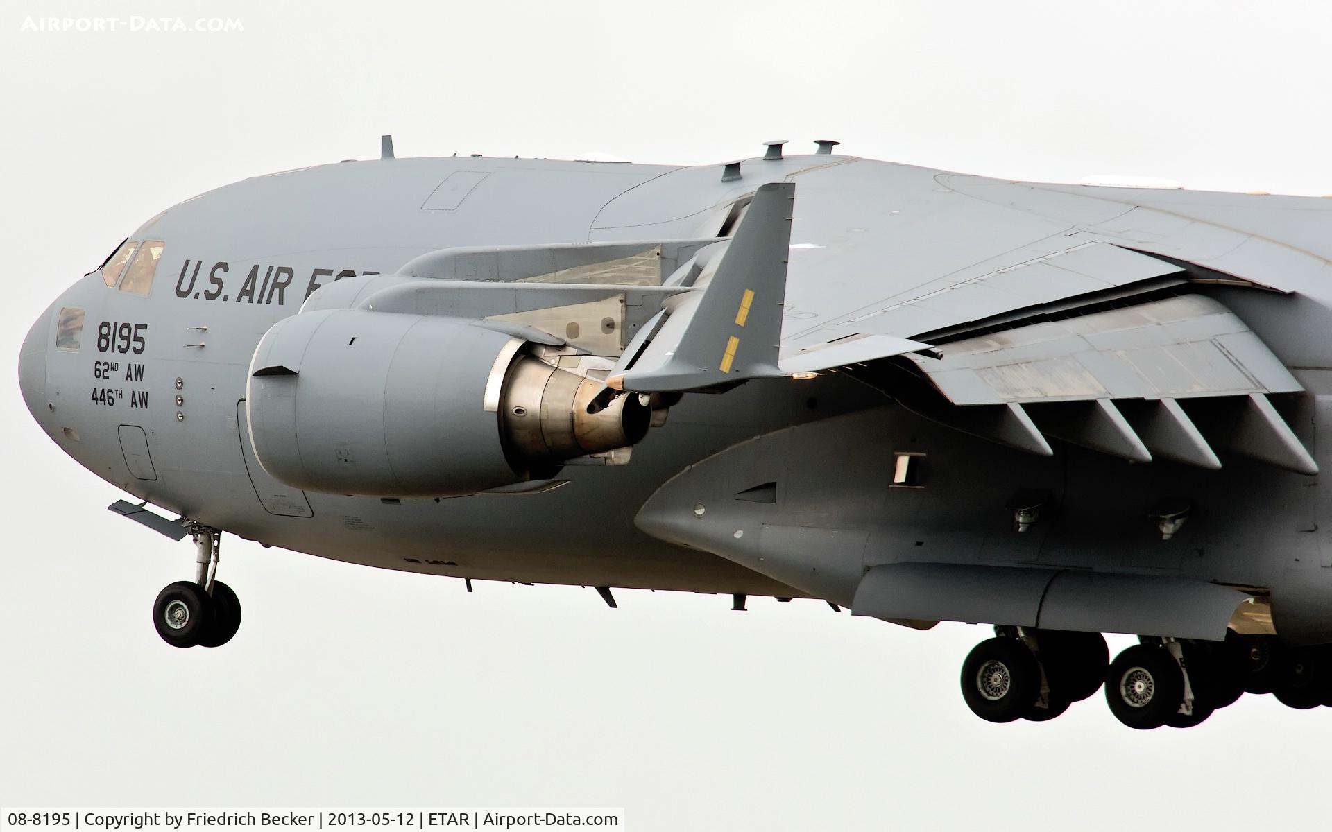08-8195, 2008 Boeing C-17A Globemaster III C/N P-195, on final RW26