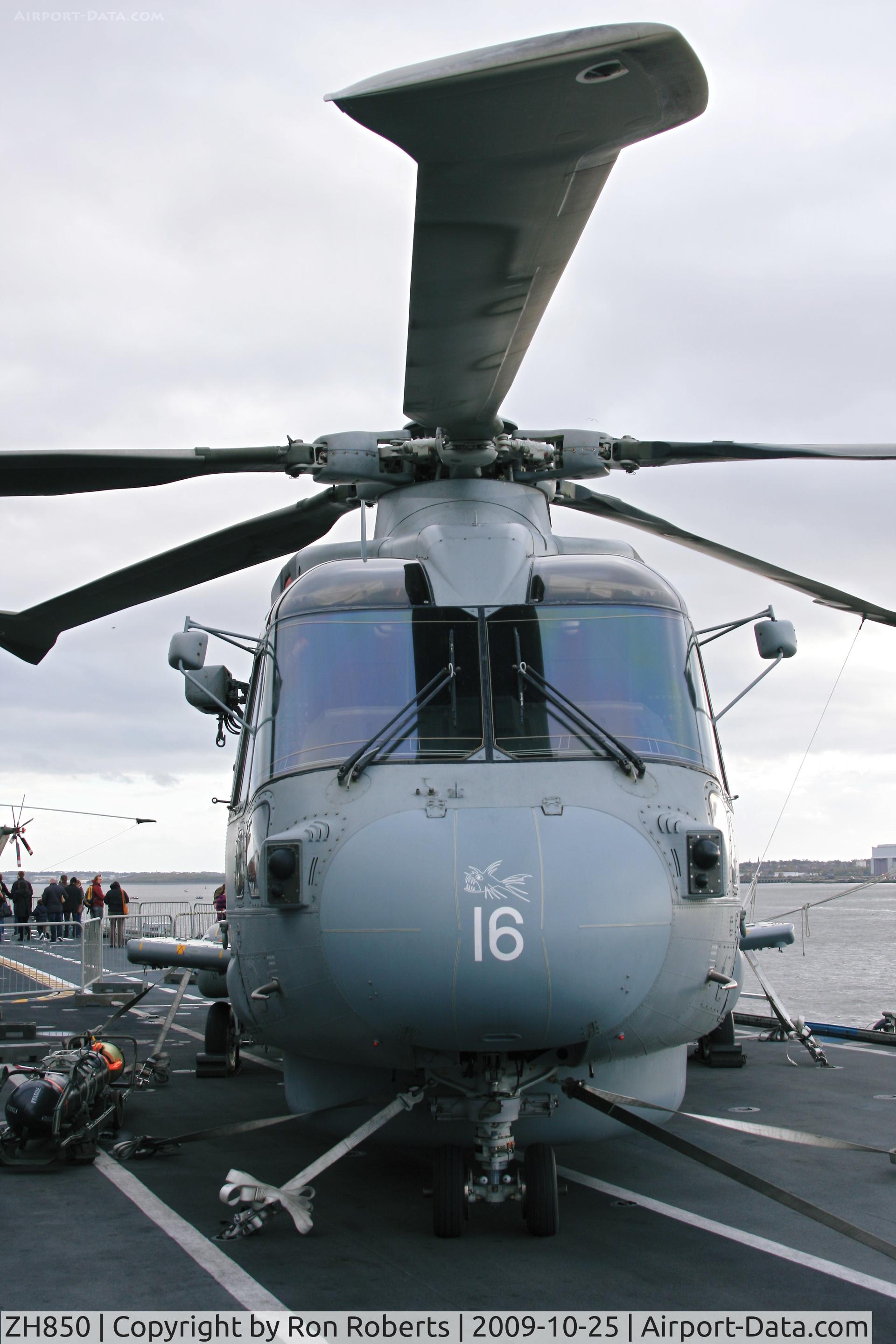 ZH850, 2000 AgustaWestland EH-101 Merlin HM.1 C/N 50125/RN30, Merlin HM2 on Board HMS Illustrious