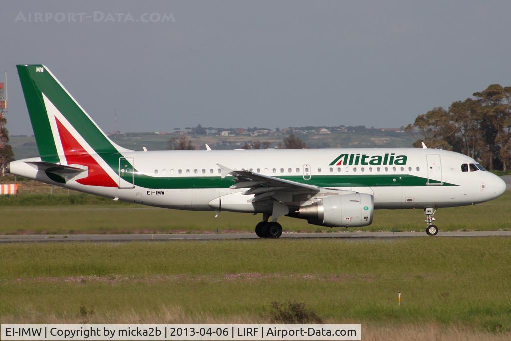 EI-IMW, 2012 Airbus A319-111 C/N 5383, Taxiing