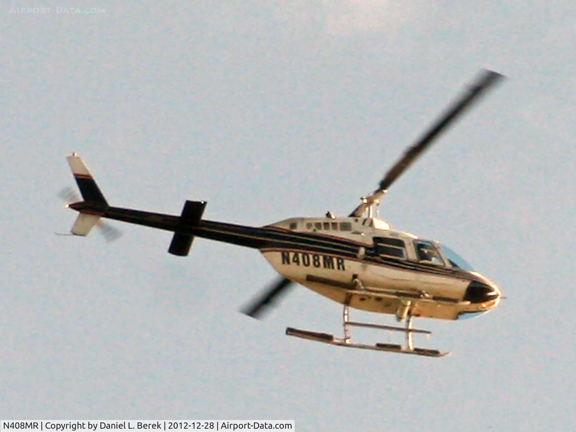 N408MR, 1978 Bell 206B C/N 2397, Caught flying over the Hudson River.