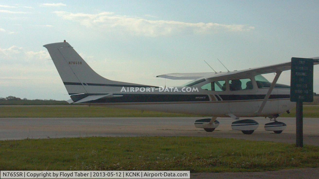 N765SR, 1979 Cessna 182Q Skylane Skylane C/N 18267164, Leaving KCNK this morning