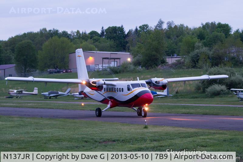 N137JR, 1968 De Havilland Canada DHC-6-200 Twin Otter C/N 176, New paint job