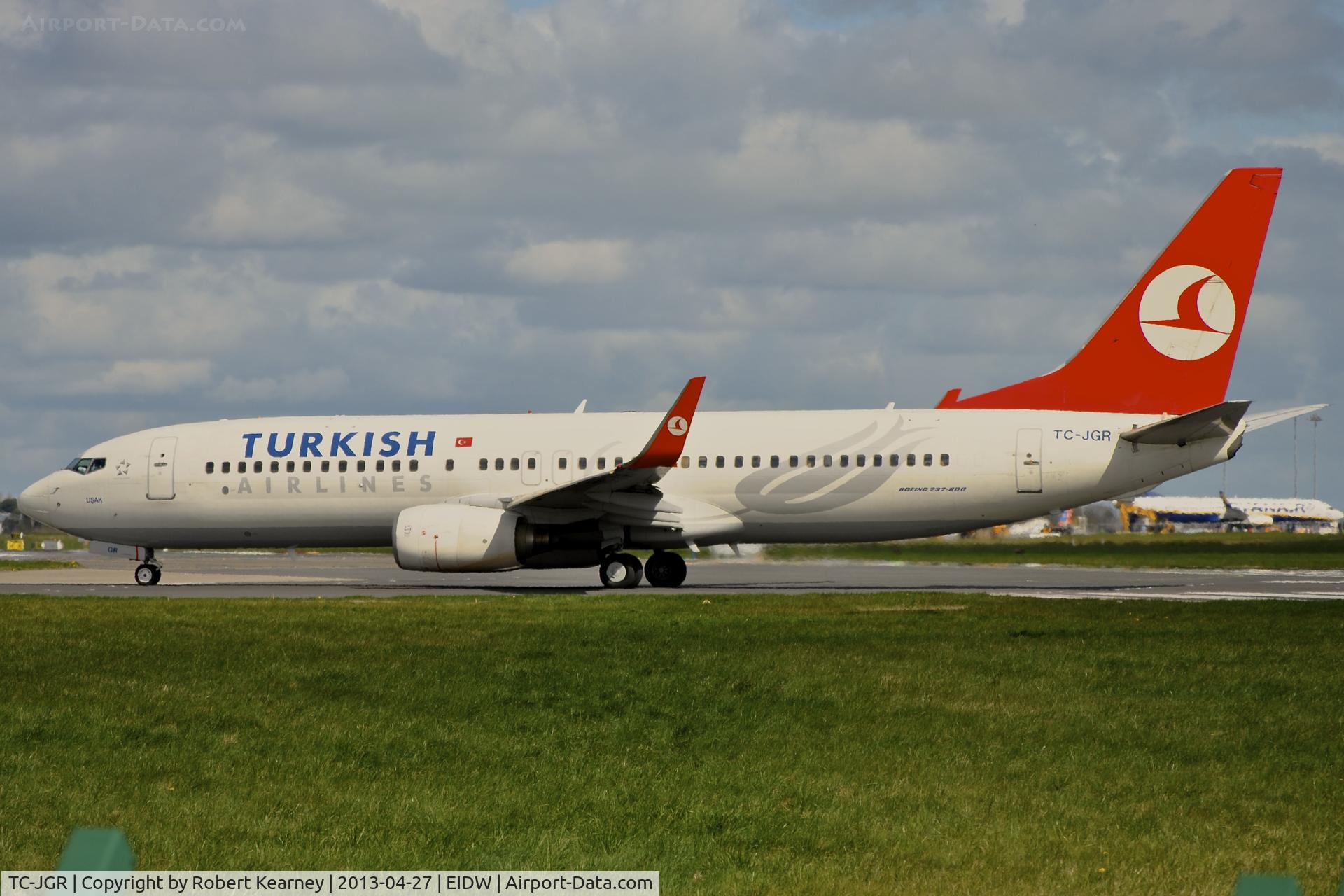 TC-JGR, 2006 Boeing 737-8F2 C/N 34415, Lining up r/w 28