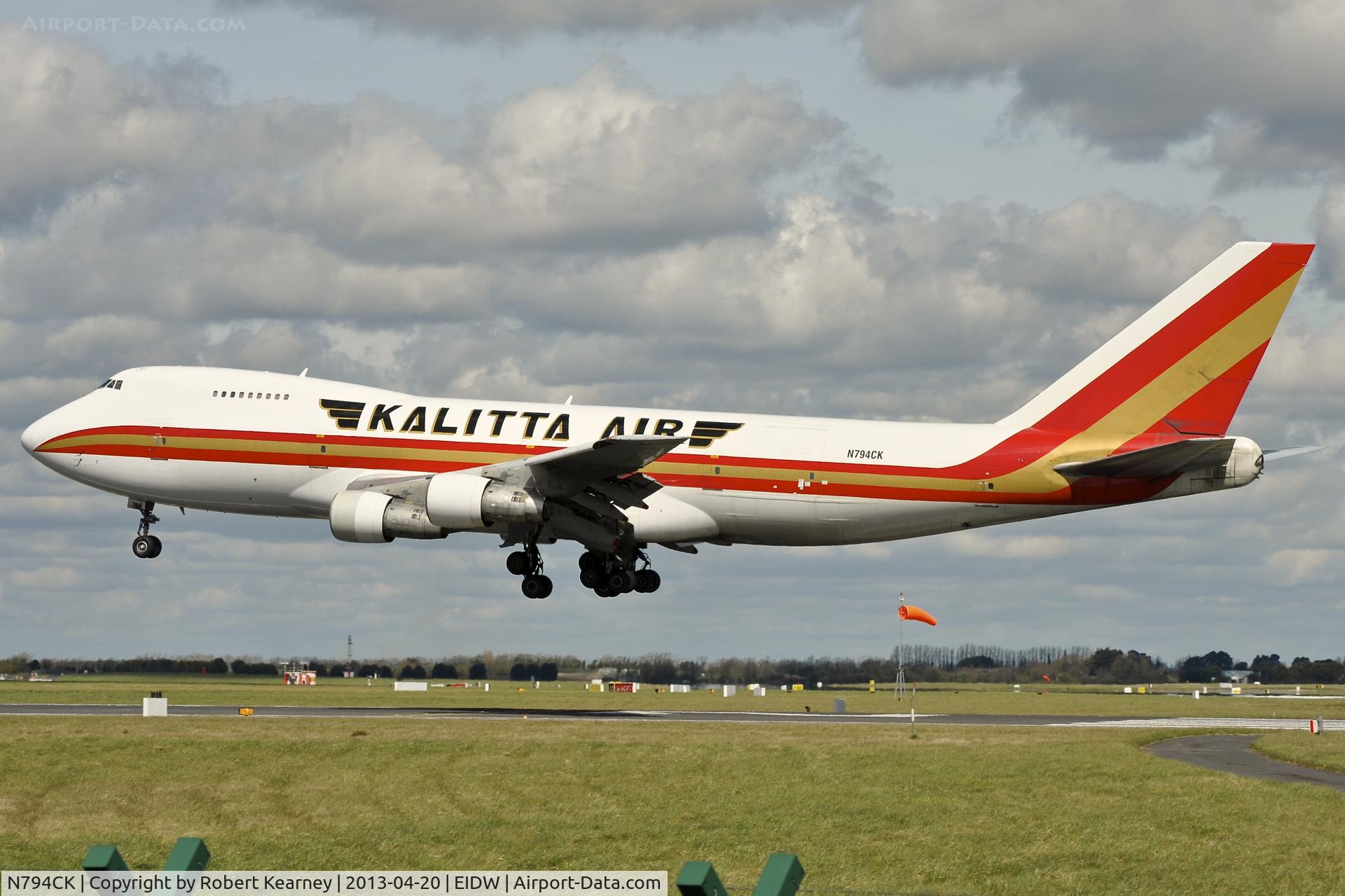 N794CK, 1987 Boeing 747-222B C/N 23737, Bringing in a new engine for a sick Delta B767