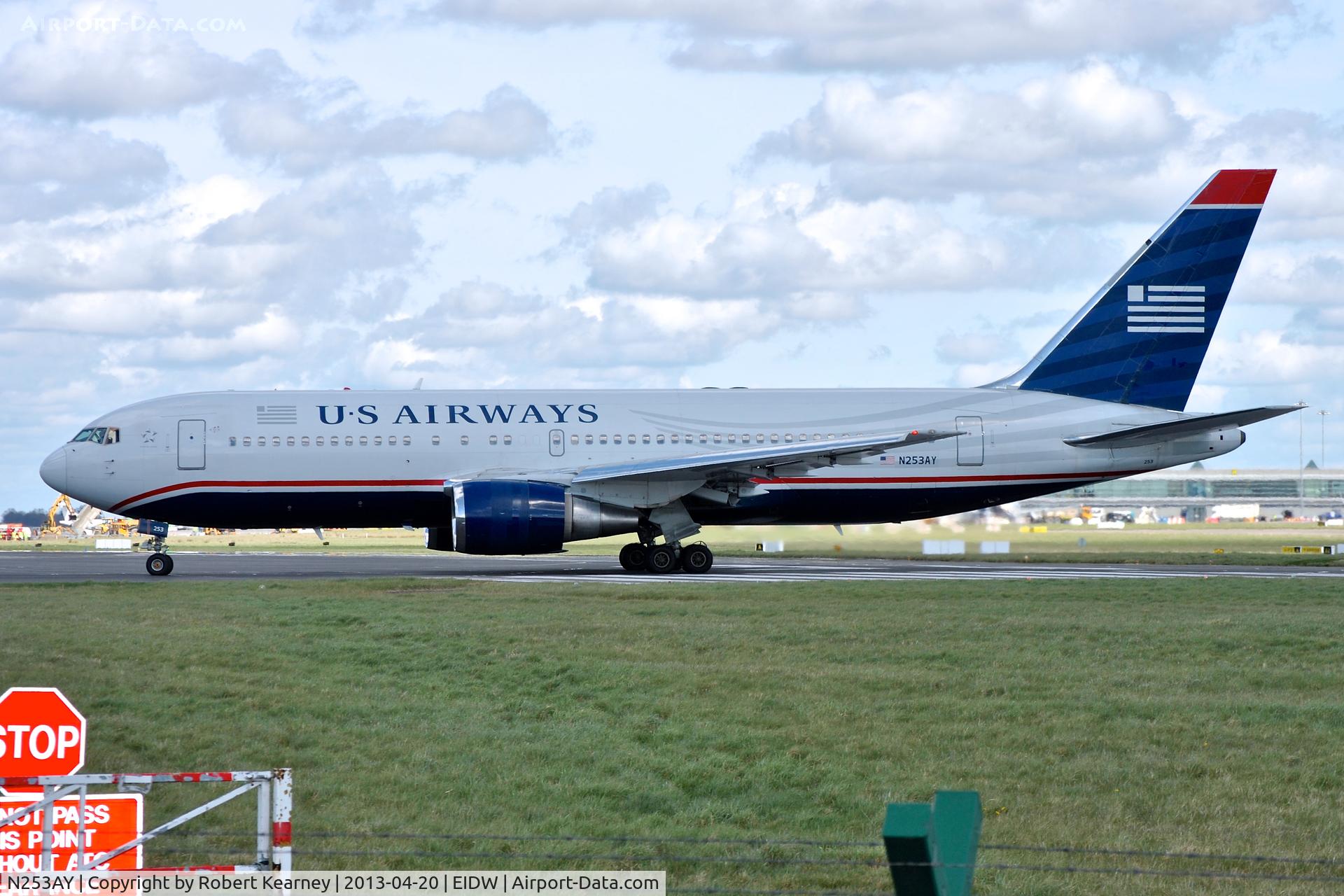 N253AY, 1990 Boeing 767-2B7 C/N 24894, Lining up r/w 28