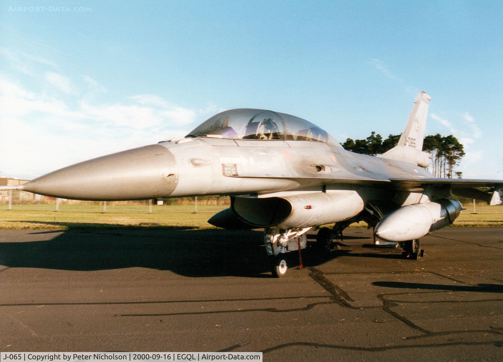 J-065, 1986 General Dynamics F-16BM Fighting Falcon C/N 6E-34, F-16BM Fighting Falcon, callsign Tiger 82, of 313 Squadron Royal Netherlands Air Force on display at the 2000 RAF Leuchars Airshow.