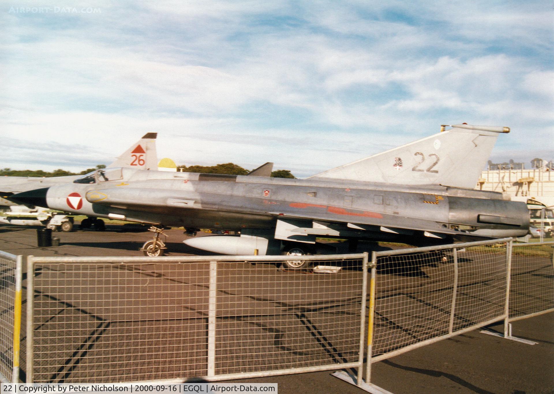 22, Saab J-35Oe MkII Draken C/N 35-1422, Saab J-35OE Draken, callsign Dragon 90, of Austrian Air Force's 2 Staffel on display at the 2000 RAF Leuchars Airshow.