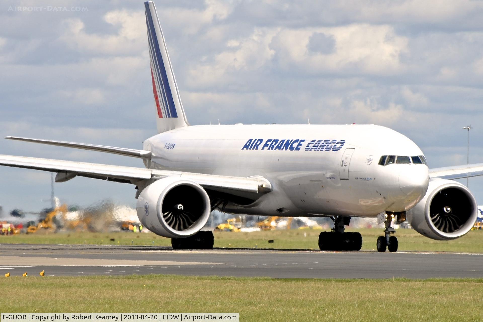 F-GUOB, 2008 Boeing 777-F28 C/N 32965, Lining up r/w 28