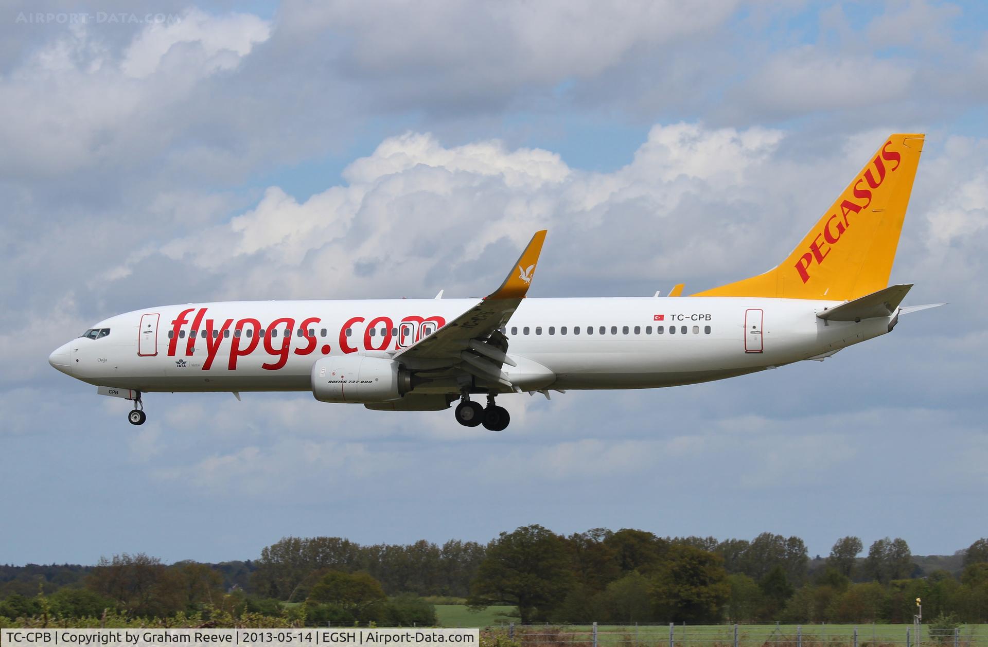 TC-CPB, 2012 Boeing 737-82R C/N 38177, About to touch down.