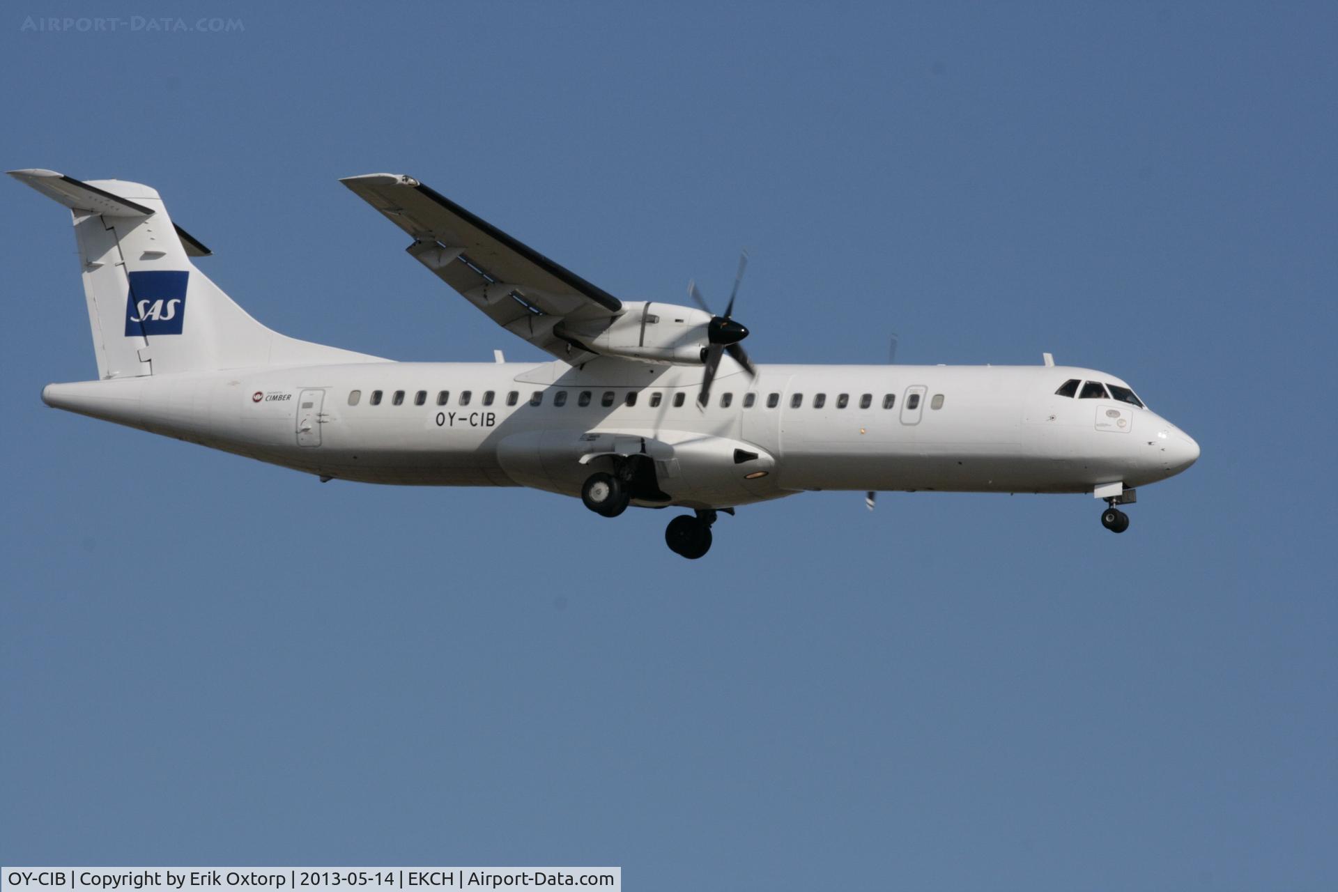 OY-CIB, 1994 ATR 72-202 C/N 437, Landing on rw 22R