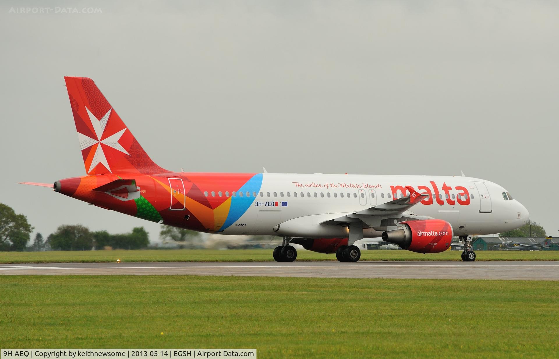9H-AEQ, 2007 Airbus A320-214 C/N 3068, Turning at 09.