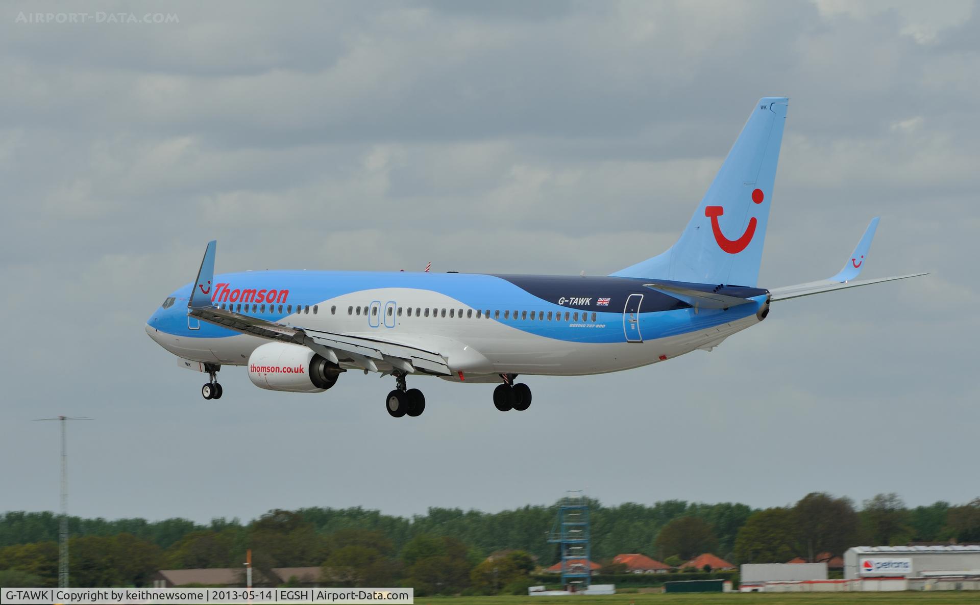 G-TAWK, 2012 Boeing 737-8K5 C/N 37239, Landing onto runway 27.