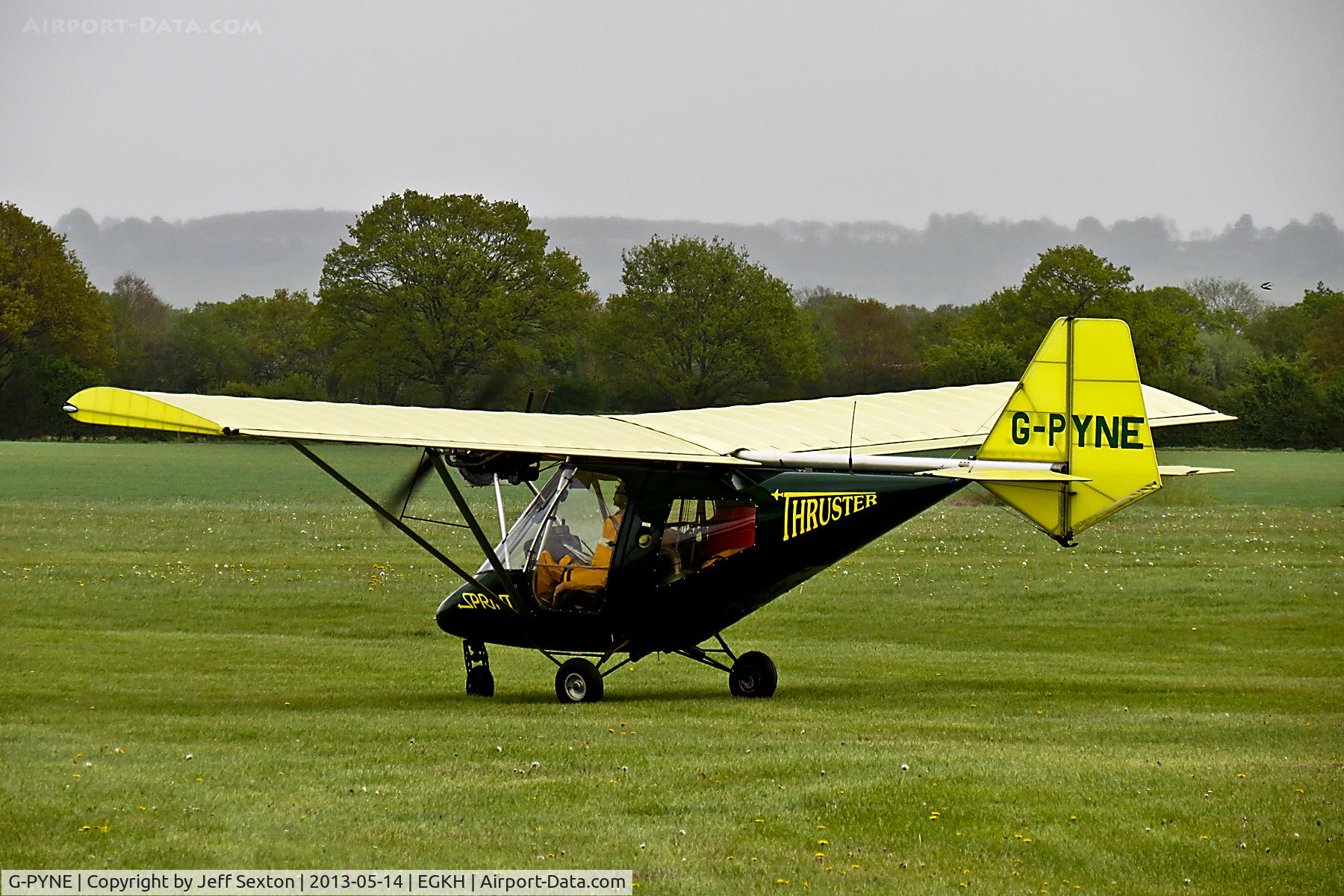 G-PYNE, 2002 Thruster T600N 450 C/N 0072-T600N-067, Taxiing for take off from Headcorn