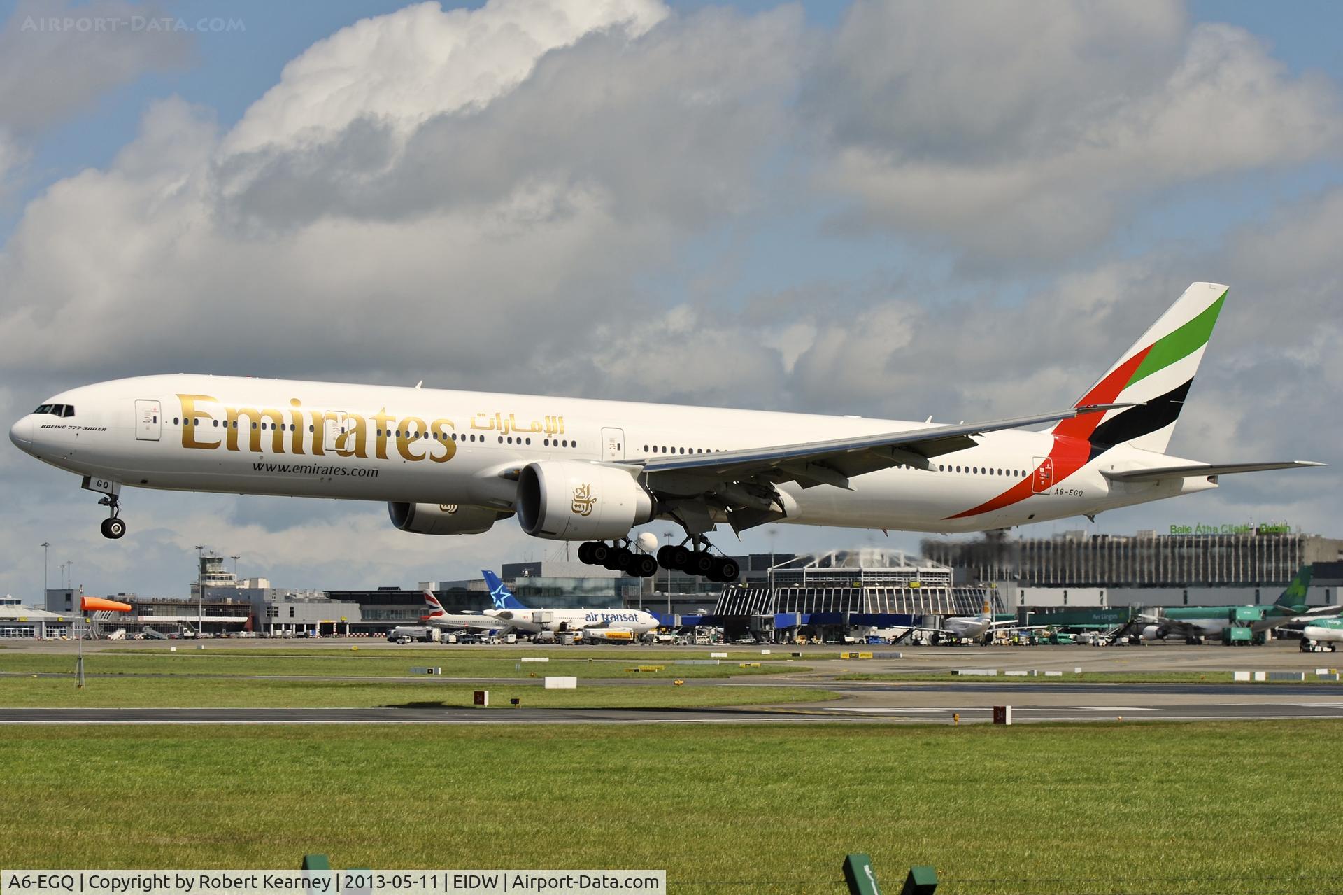 A6-EGQ, 2012 Boeing 777-31H/ER C/N 41076, On short finals for r/w 28