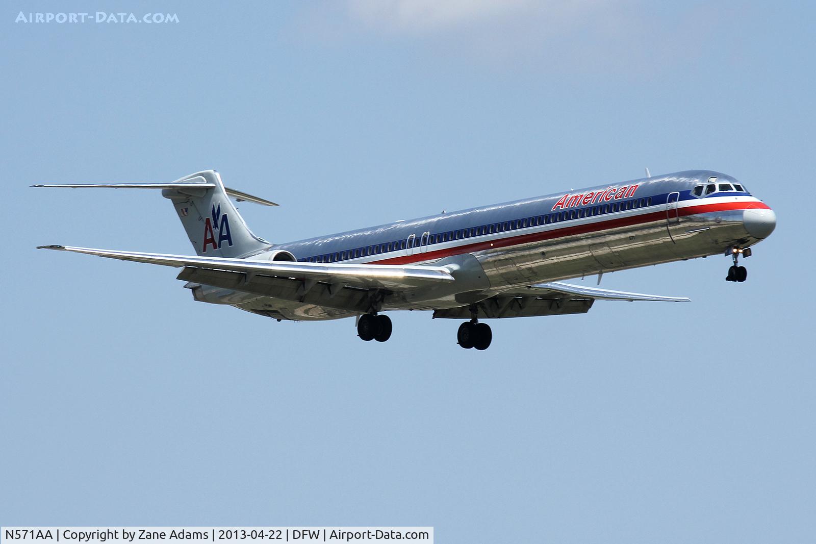 N571AA, 1987 McDonnell Douglas MD-83 (DC-9-83) C/N 49353, American Airlines at DFW Airport