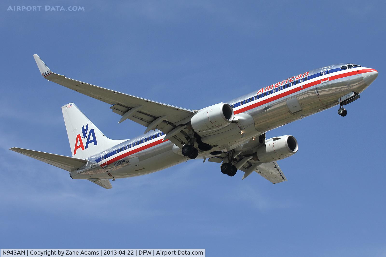 N943AN, 2000 Boeing 737-823 C/N 30599, American Airlines at DFW Airport
