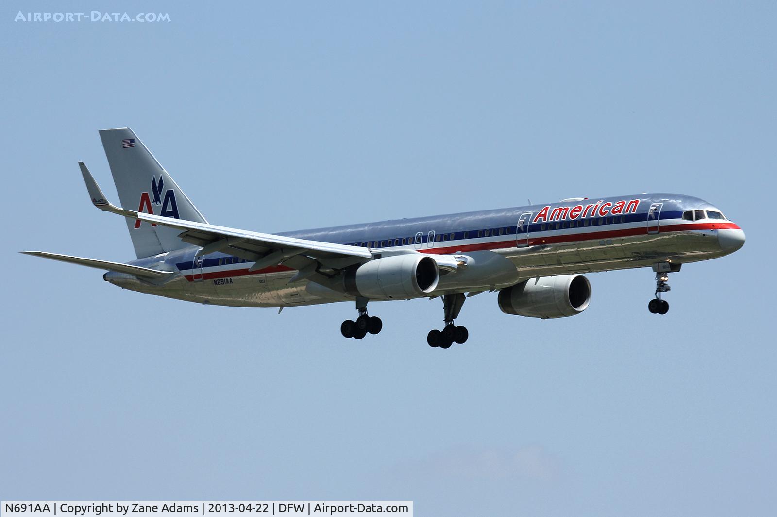 N691AA, 1993 Boeing 757-223 C/N 25697, American Airlines at DFW Airport