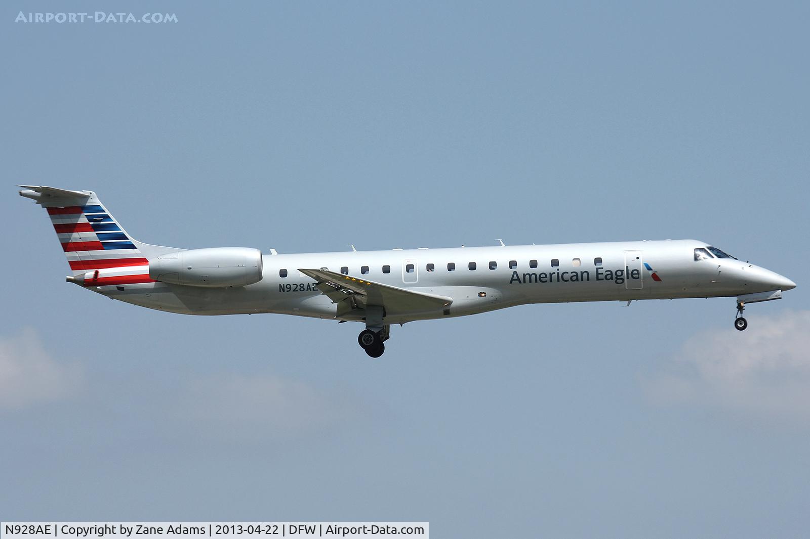 N928AE, 2005 Embraer Embraer EMB-145LR C/N 14500911, New Paint American Eagle at DFW Airport