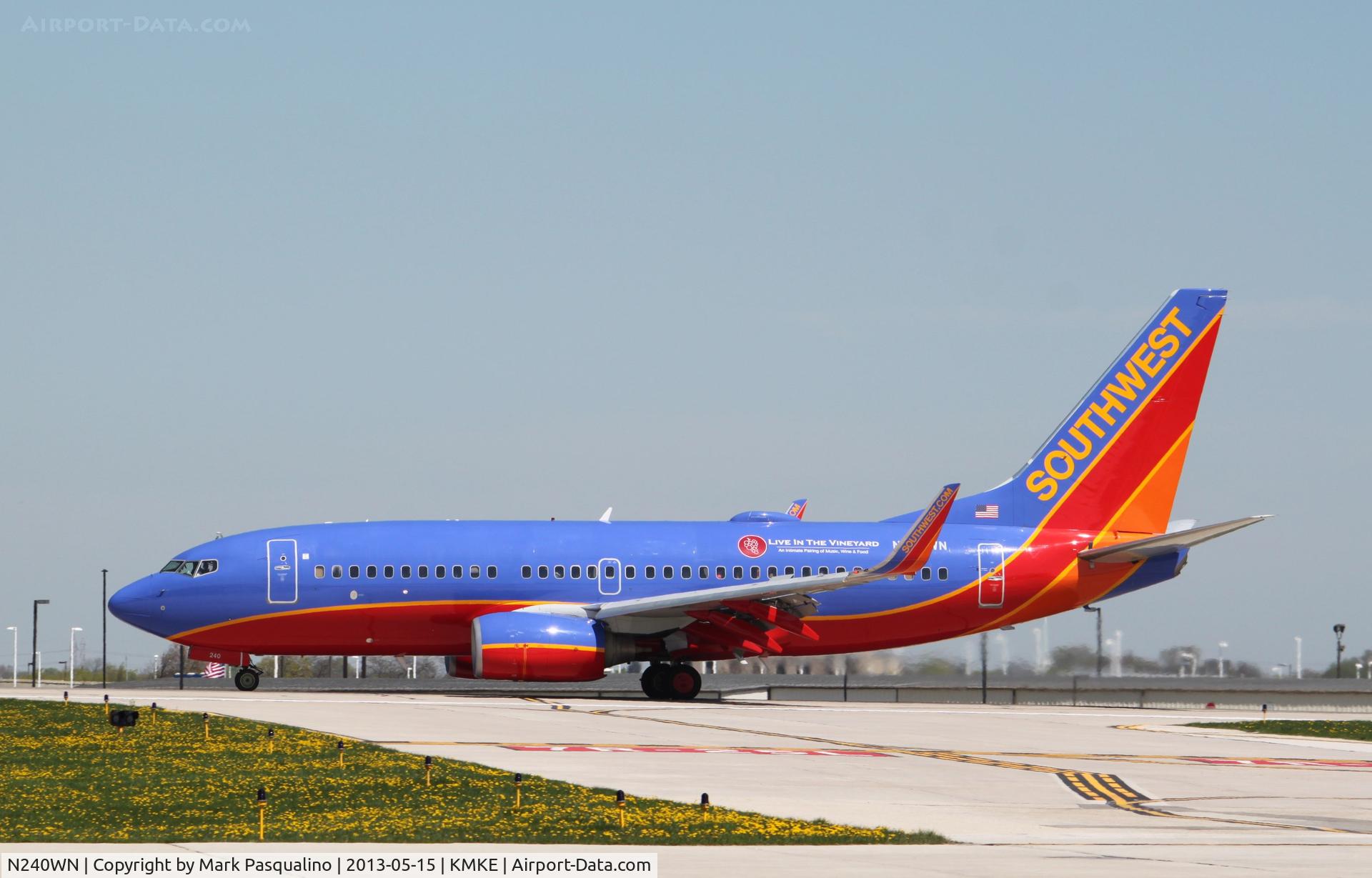 N240WN, 2006 Boeing 737-7H4 C/N 32503, Boeing 737-700
