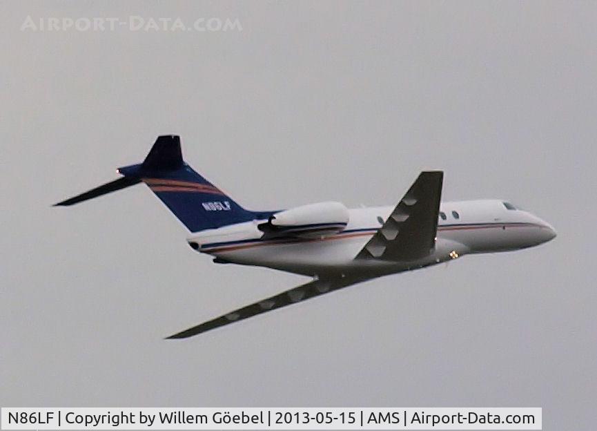 N86LF, 2009 Hawker Beechcraft 4000 C/N RC-18, Take off from runway 22 of Schiphol Airport