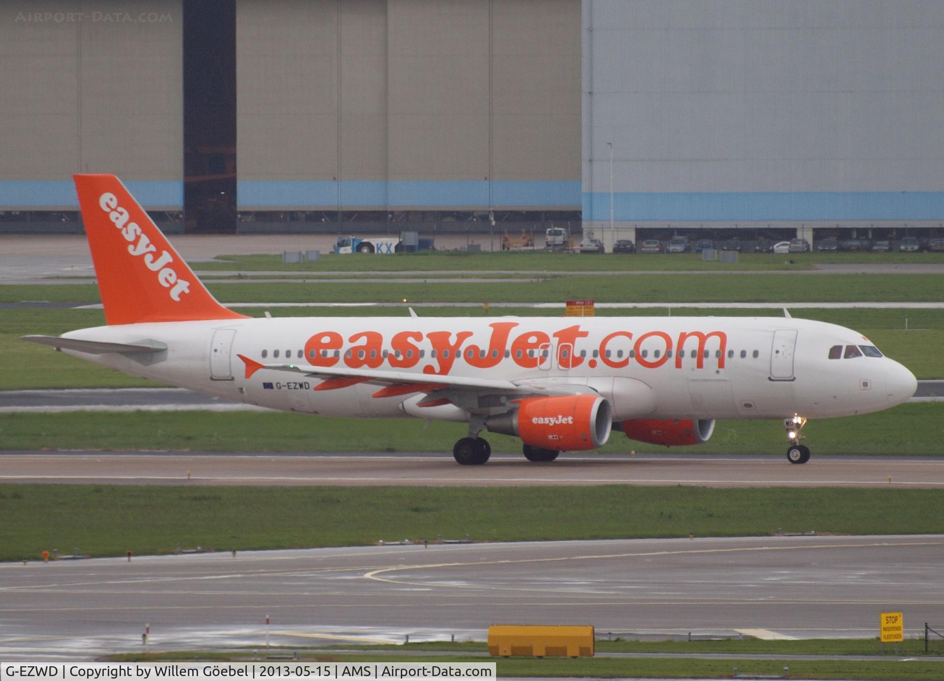 G-EZWD, 2012 Airbus A320-214 C/N 5249, Taxi to runway 24 on Schiphol Airport for take off.