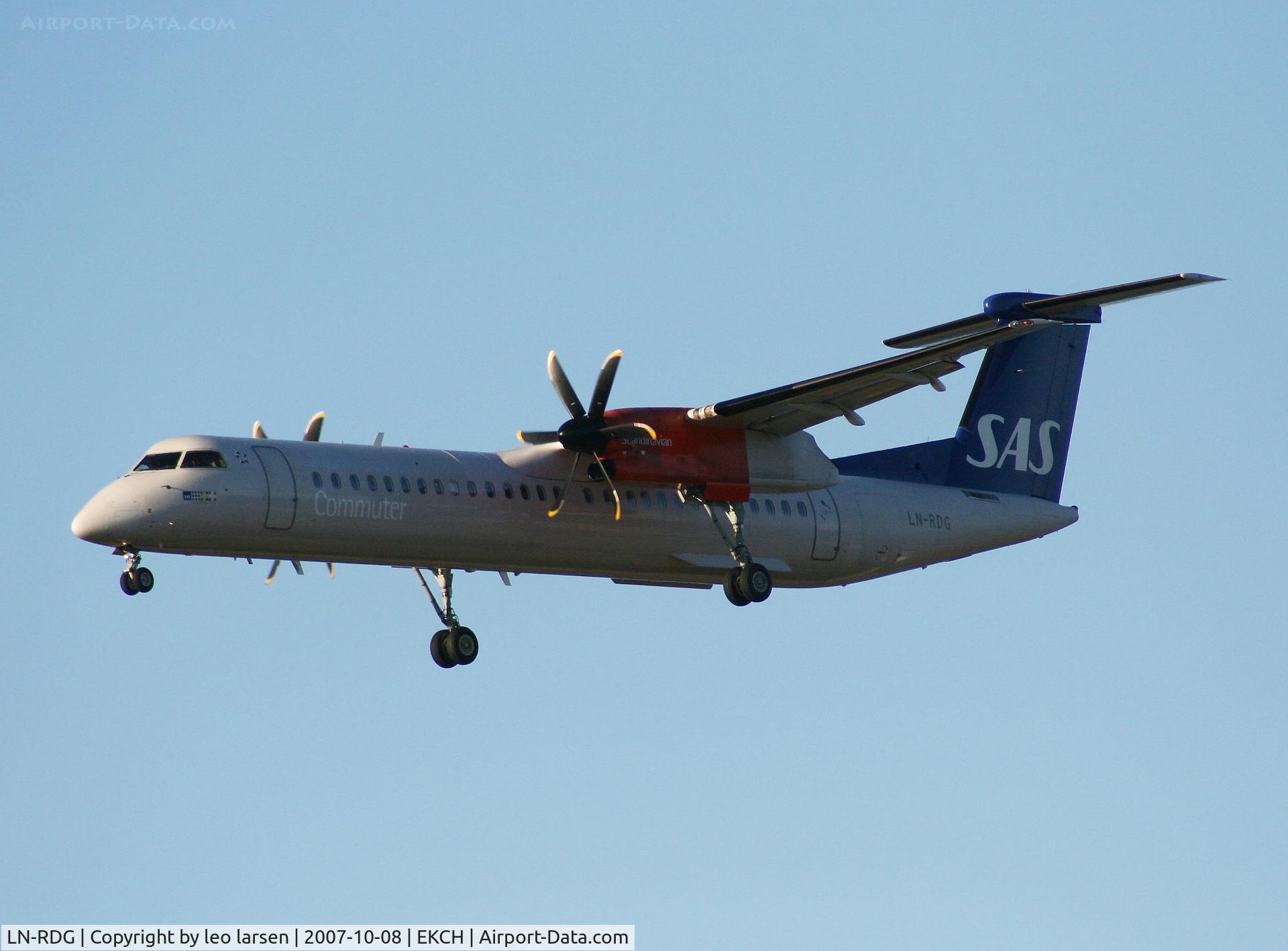 LN-RDG, 2000 De Havilland Canada DHC-8-402Q Dash 8 C/N 4022, Copenhagen Kastrup 8.10.07