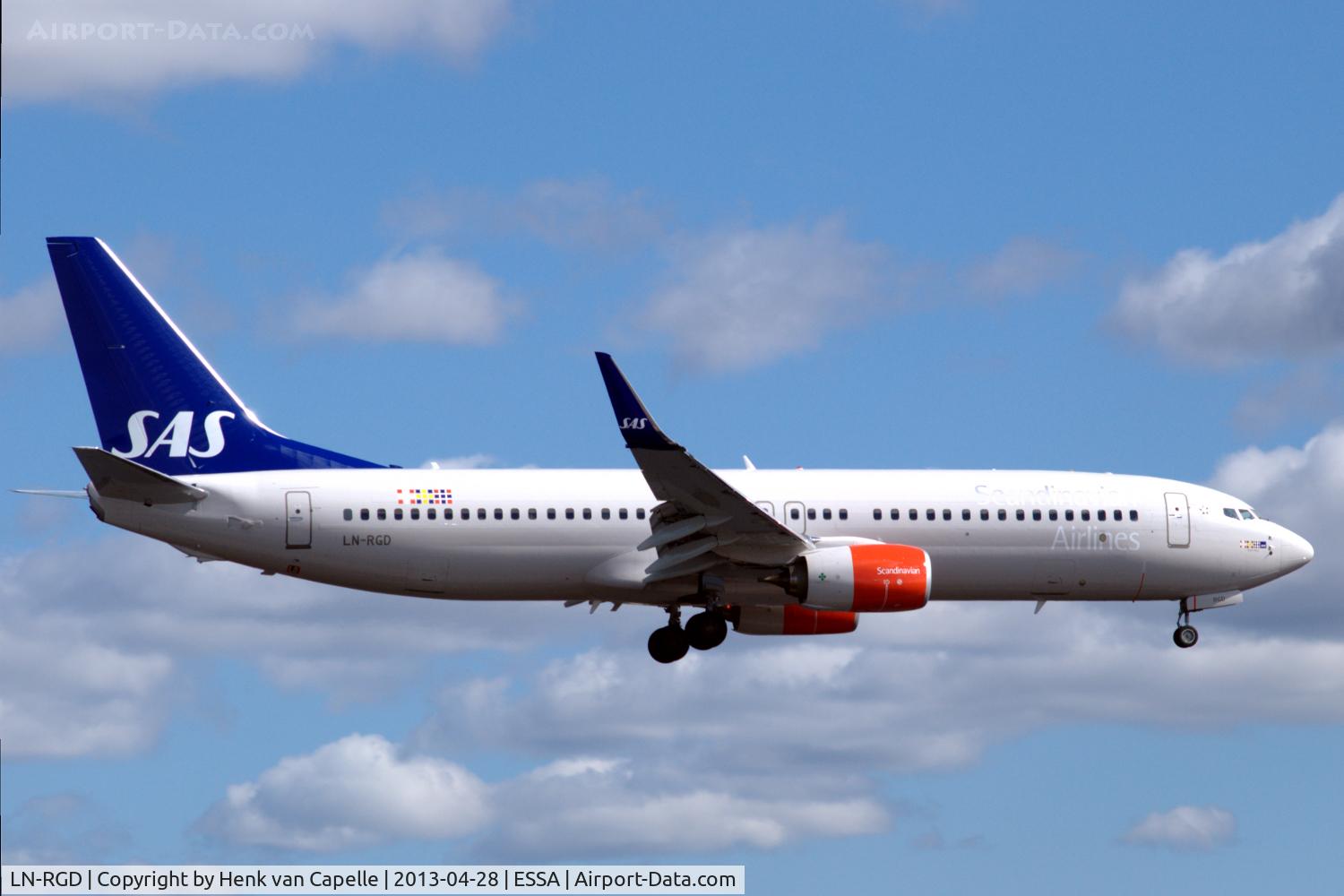 LN-RGD, 2013 Boeing 737-86N C/N 41258, SAS Boeing 737-800 on final aparoach to Stockholm Arlanda airport, Sweden.
