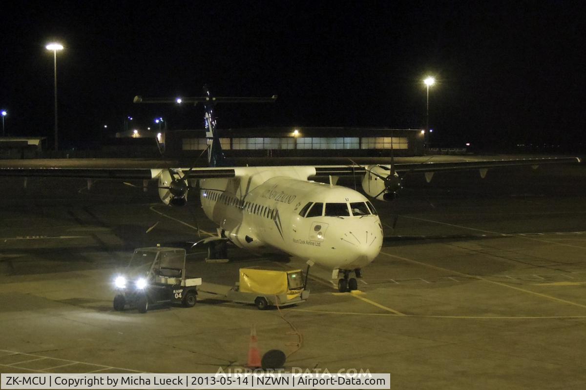 ZK-MCU, 2000 ATR 72-212A C/N 632, At Wellington