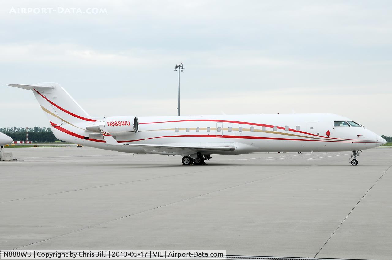 N888WU, 2001 Bombardier CRJ-200ER (CL-600-2B19) C/N 7481, Private