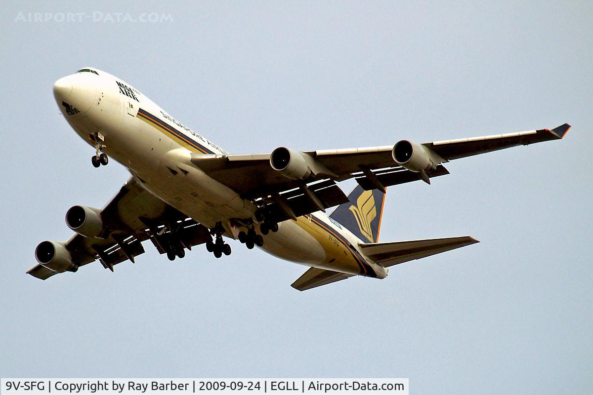 9V-SFG, 1998 Boeing 747-412F/SCD C/N 26558, Boeing 747-412F [26558] (Singapore Airlines Cargo) Home~G 24/09/2009