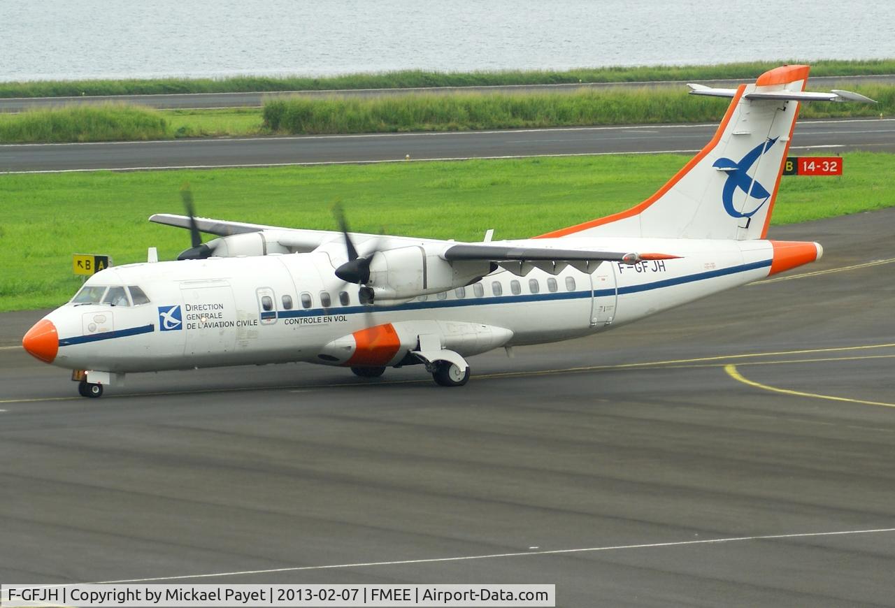 F-GFJH, 1987 ATR 42-300 C/N 049, Taxiing to runway 14 for calibration