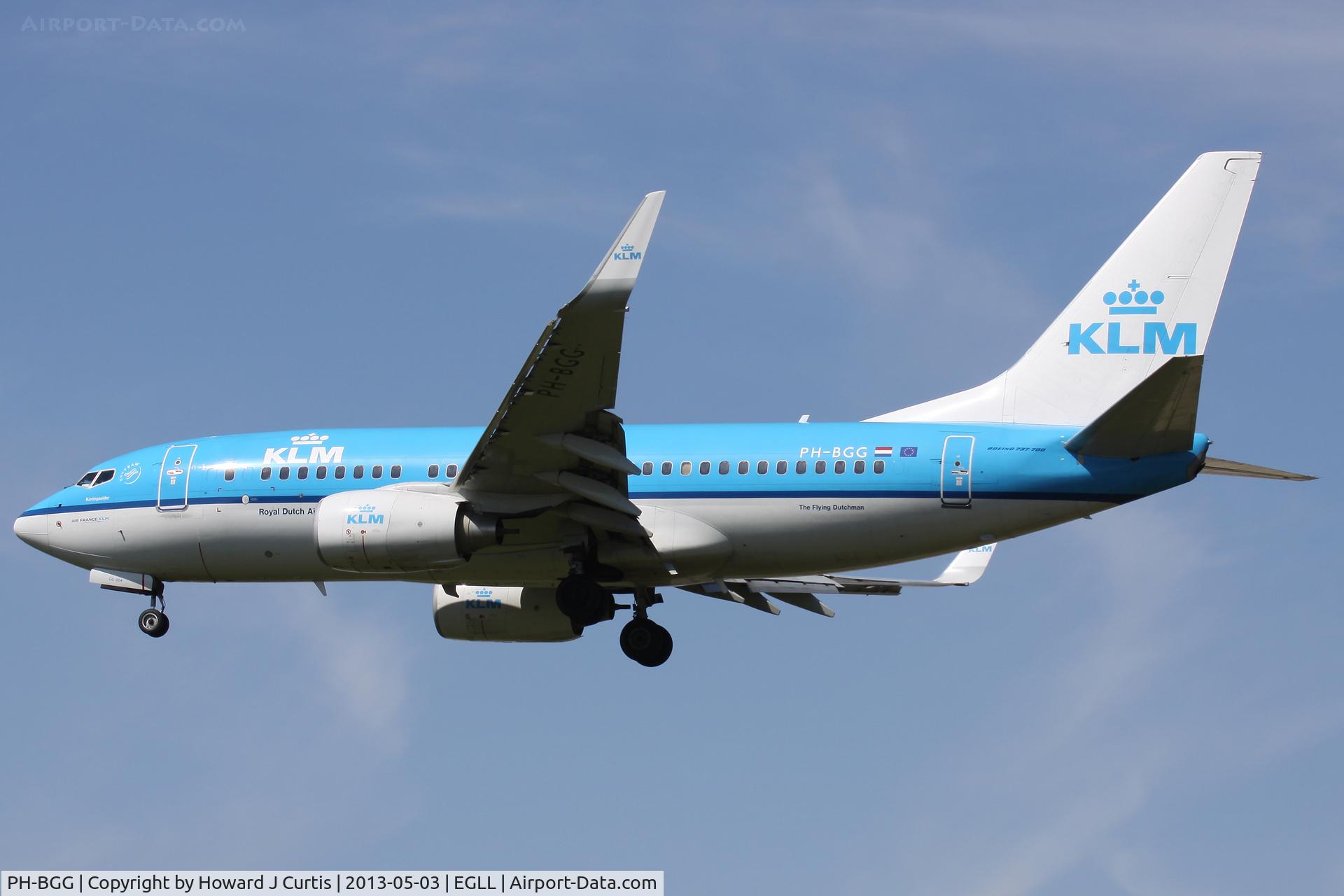 PH-BGG, 2009 Boeing 737-7K2 C/N 30367, KLM, on approach to runway 27L.