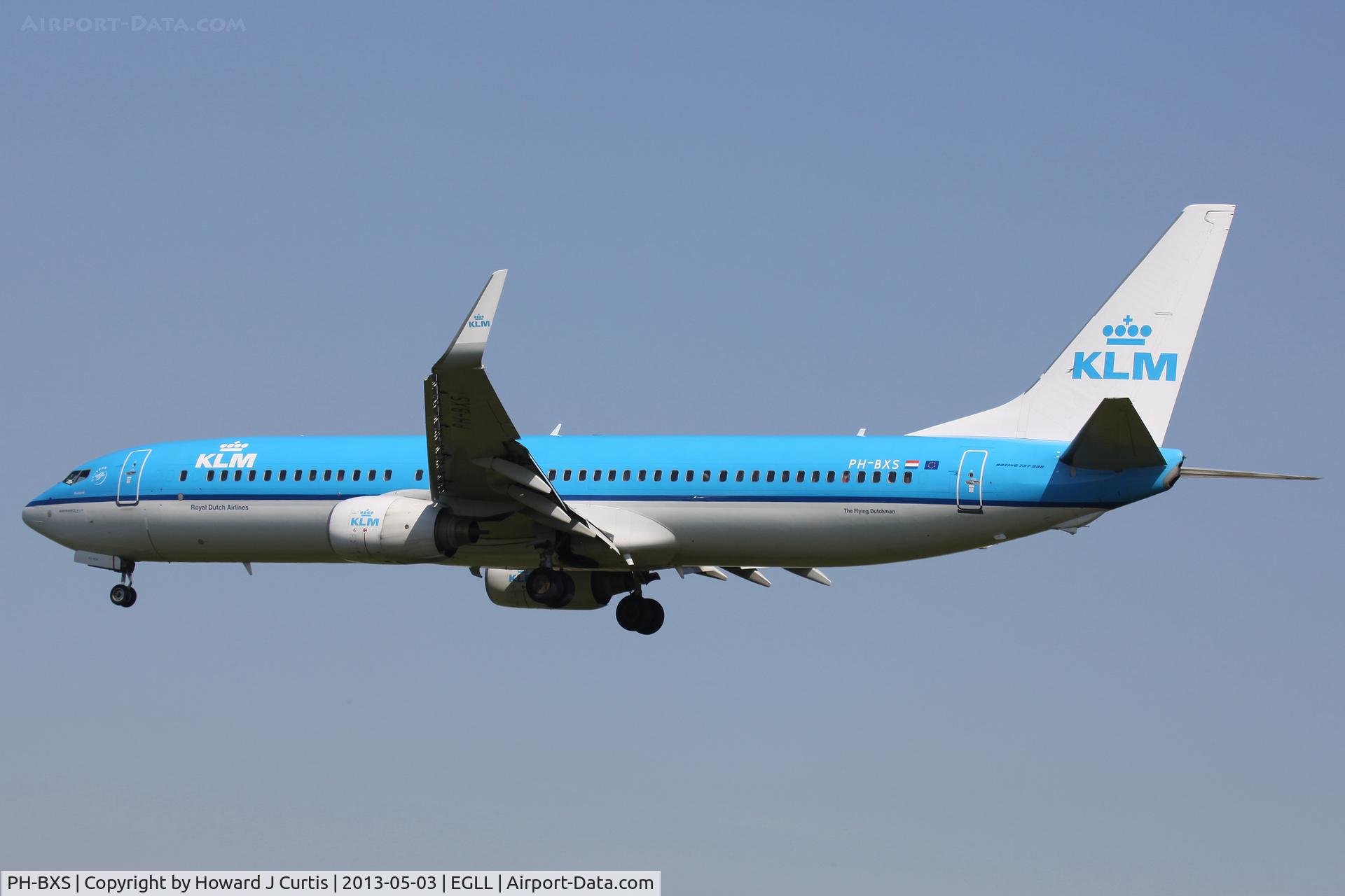 PH-BXS, 2001 Boeing 737-9K2 C/N 29602, KLM, on approach to runway 27L.