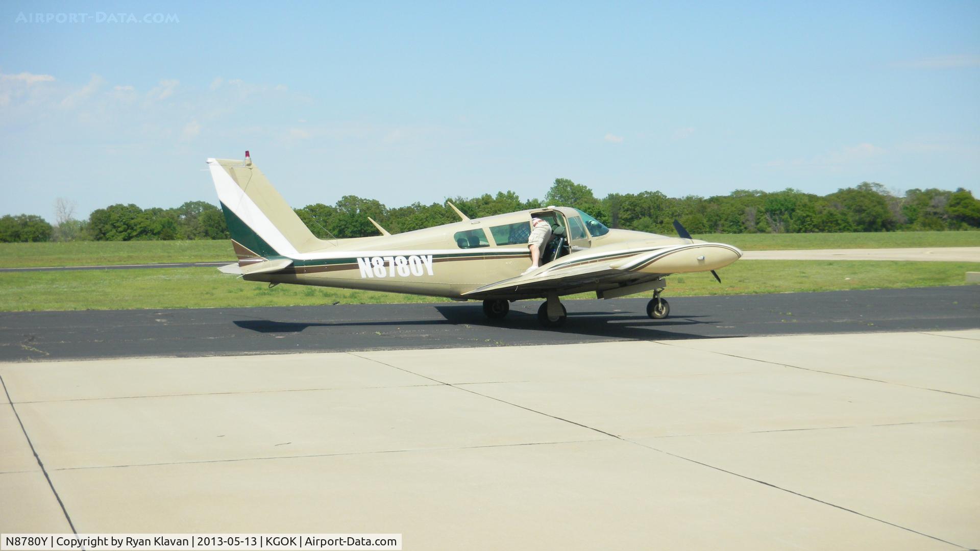 N8780Y, 1969 Piper PA-30 Twin Comanche C/N 30-1936, Guthrie-Edmond Regional Airport