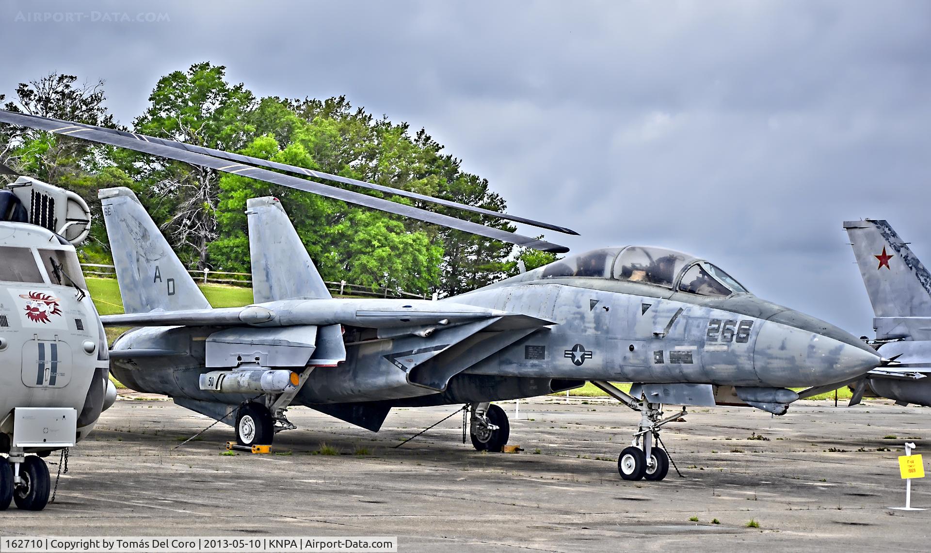 162710, Grumman F-14A Tomcat C/N 556, 162710 Grumman F-14A Tomcat C/N 556

National Naval Aviation Museum
TdelCoro
May 10, 2013