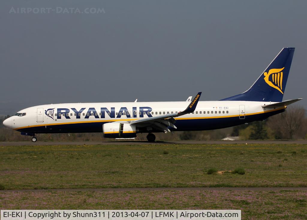 EI-EKI, 2010 Boeing 737-8AS C/N 38496, Landing rwy 28...
